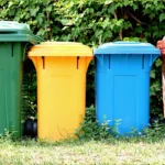 Comment cacher ses poubelles de manière esthétique et écologique