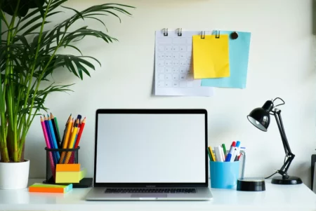Réduire le plastique au bureau : solutions toutes simples